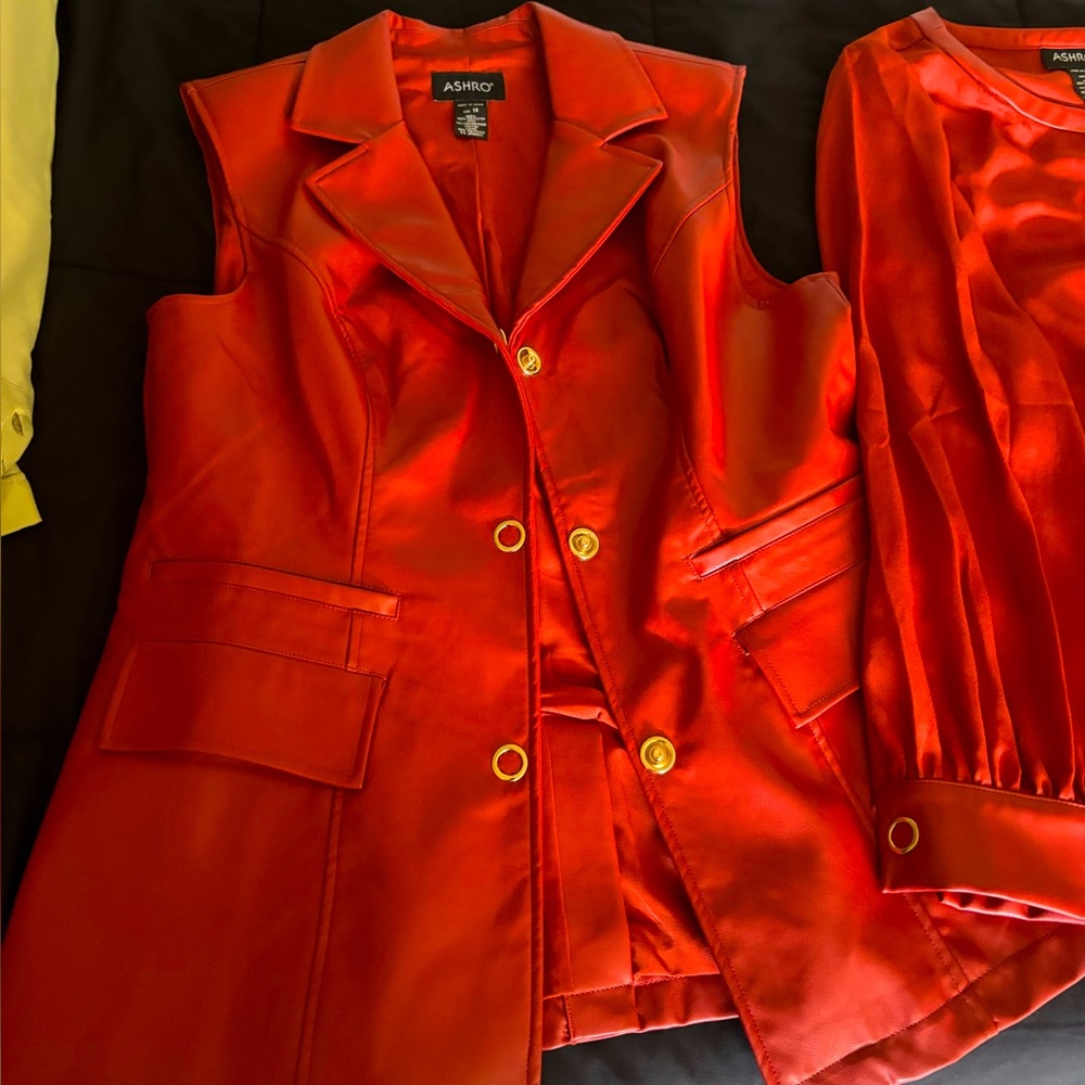 Ashro Women's Vibrant Red Sleeveless Blazer
